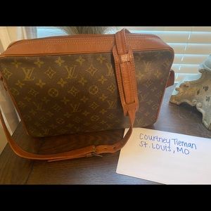 Louis Vuitton sac bondouliere crossbody 35